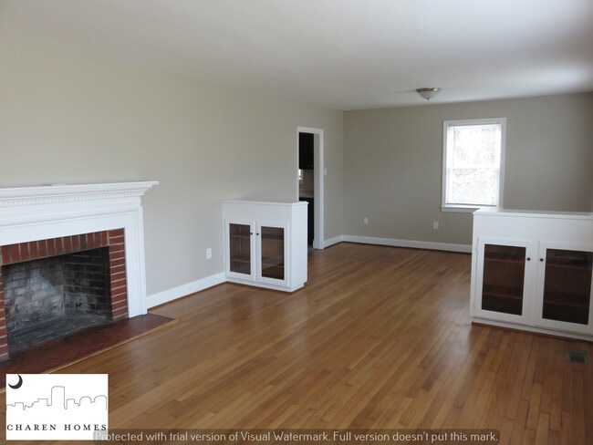 Building Photo - 1909 S Battery Dr