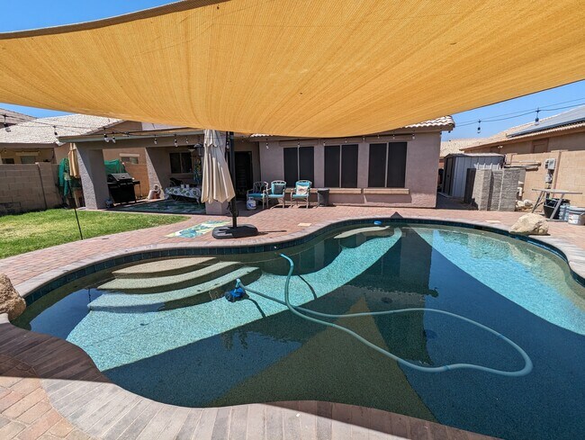 Foto del edificio - 17237 W Ashley Dr