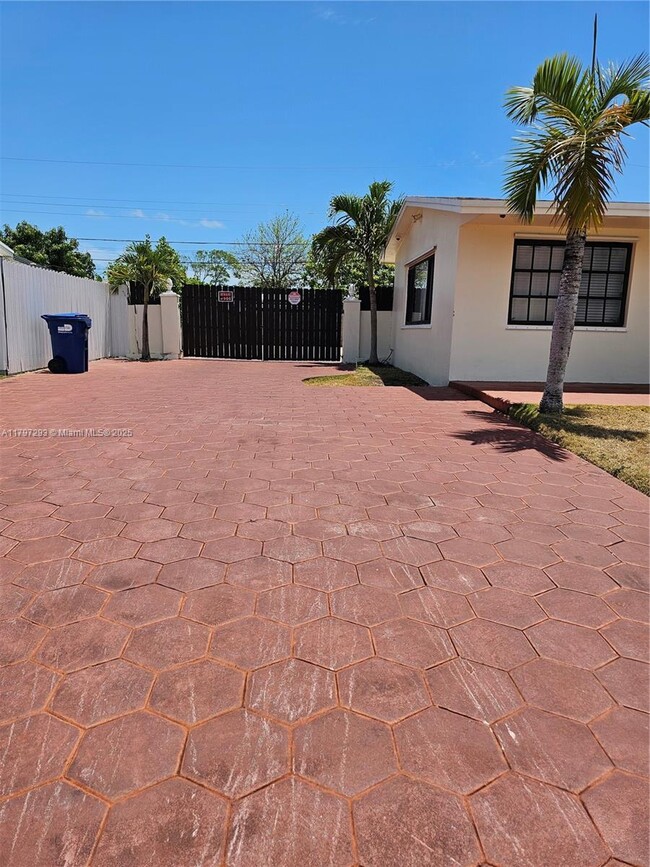 Foto del edificio - 16321 SW 96th Ave