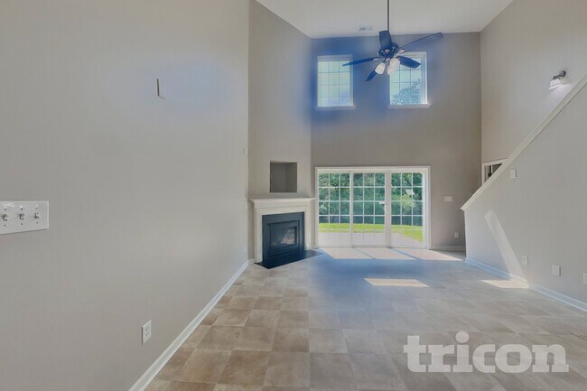Building Photo - 910 Statler Dr