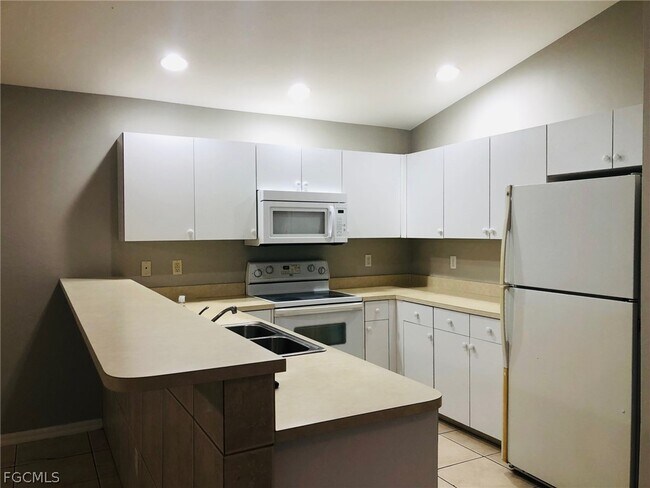 Foto del edificio - 1013 SE 12th Terrace