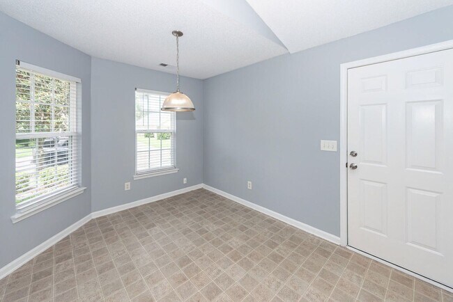 Foto del edificio - Charming move-in ready 3-bedroom, 2-bath!