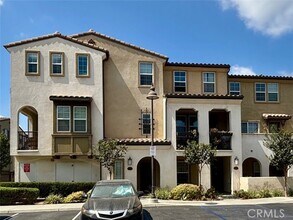 Building Photo - 822 Santa Fe Ave