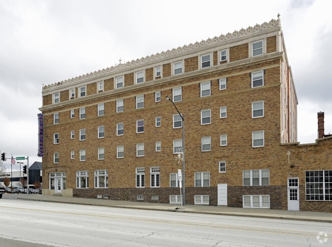 Strand Apartments Chillicothe Mo Primary Photo Strand Apartments