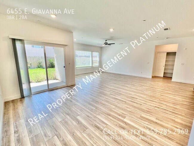 Building Photo - $2,600 Armstrong and Ashlan, 3 Bedroom Hom...