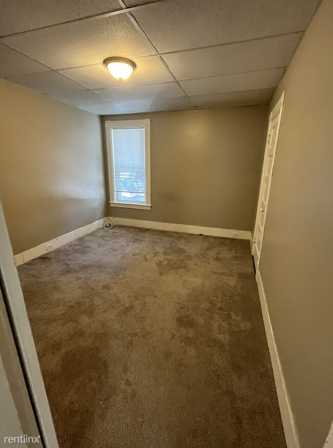 Foto del edificio - 4 br, 1 bath Triplex - 144 Pearl Street 3