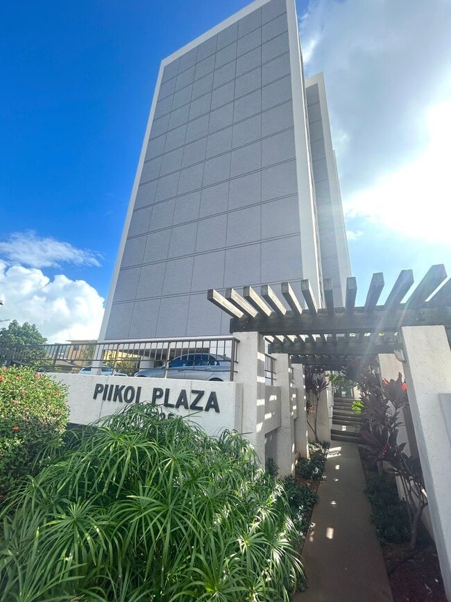 Building Photo - 725 Piikoi St