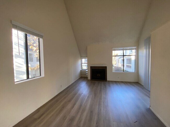 Foto del edificio - Mission Valley Condo!