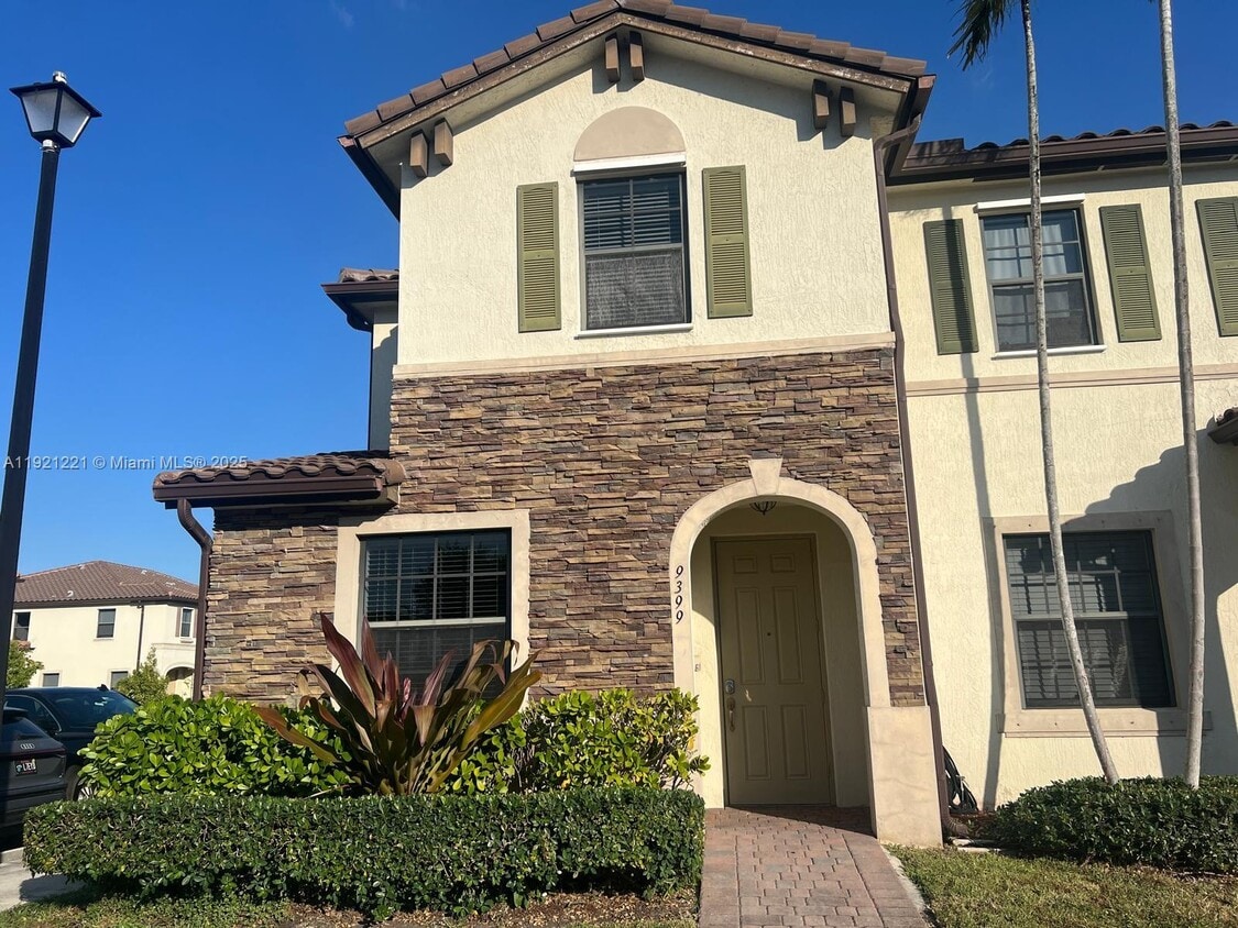 Primary Photo - 9399 W 33rd Ln