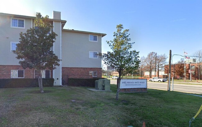 Building Photo - 3260 Bickers St