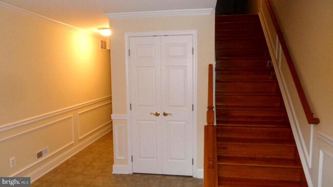 Foto del edificio - 923 Whispering Ln