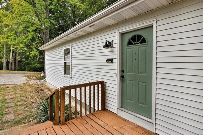 Building Photo - 7012 Lower Grove Ln
