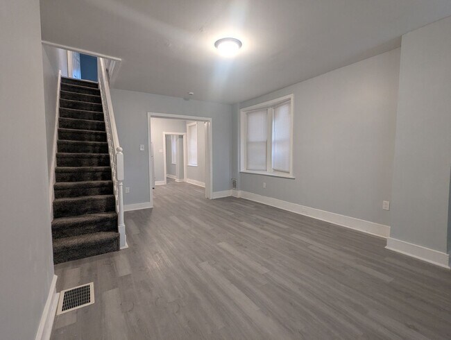 Building Photo - 934 Potter St