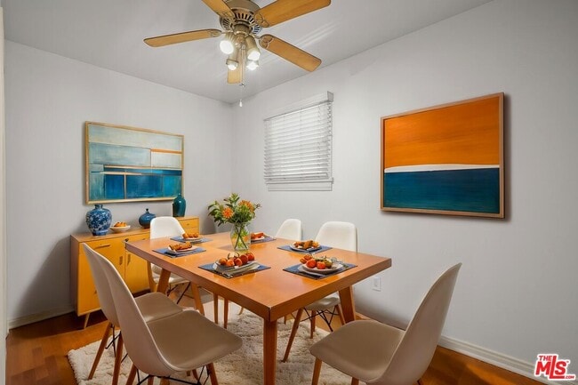 Foto del edificio - 1043 N La Jolla Ave