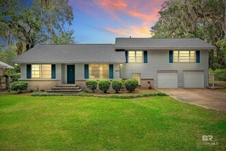 Building Photo - 6425 Village Point Dr