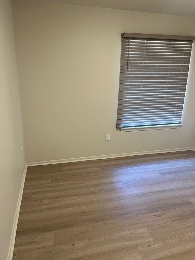 Building Photo - 5122 Blair Ln