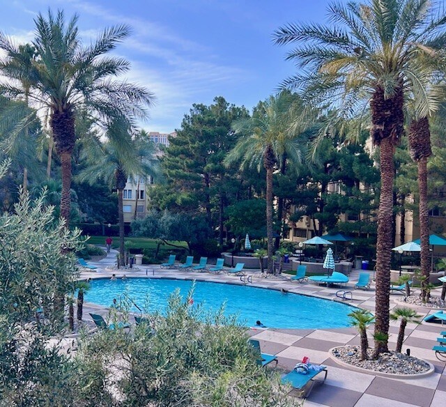 Foto principal - 210 E Flamingo Rd
