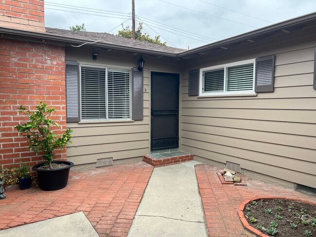 Building Photo - 3728 San Remo Dr