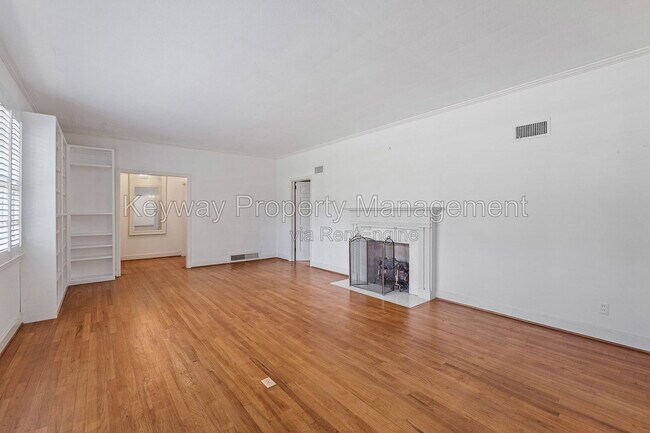 Foto del edificio - 822 Johns Rd