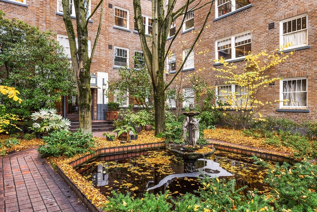 Building Photo - 1631 16th Ave