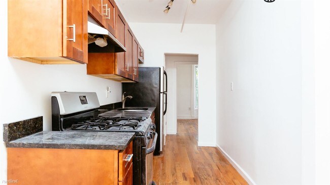 Building Photo - 2 br, 1 bath Apartment - 46 Palmetto St Apt 2