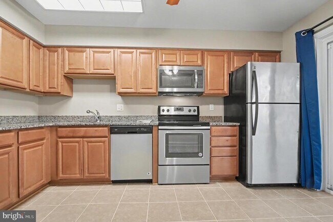 Building Photo - 934 Riversedge Cir