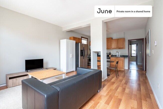 Foto del edificio - Room in Shared 4 bed/1 bath home