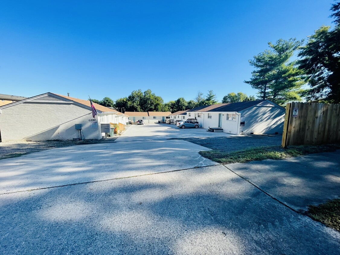 Foto principal - 716 Marsh St