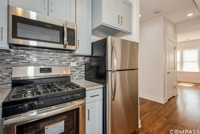 Building Photo - 3051 N Spaulding Ave