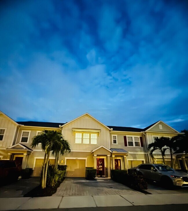 Foto del edificio - 1104 Coral Ln