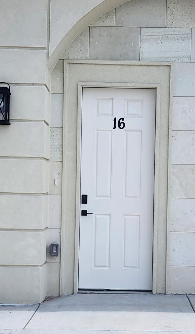 Building Photo - 3229 E Grimes St