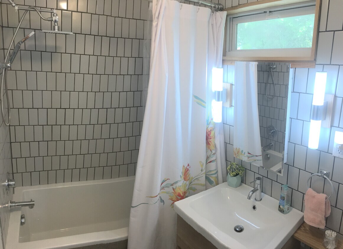 Foto principal - 219 Husted St