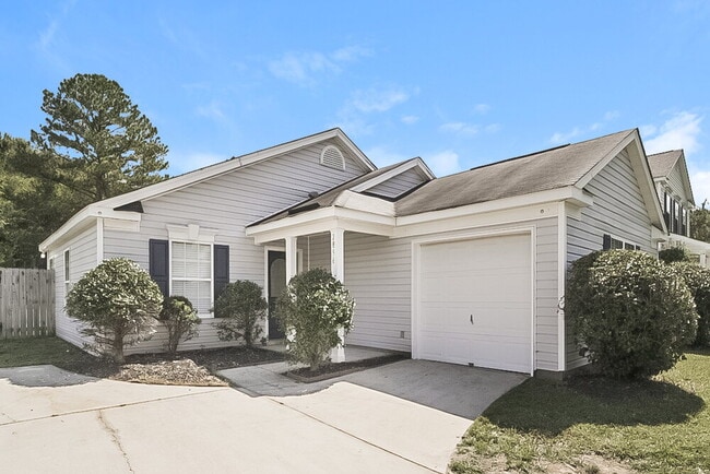 Building Photo - 2896 Rockingham Ct SW