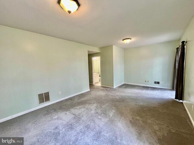 Foto del edificio - 7504 Lamoyne Ct