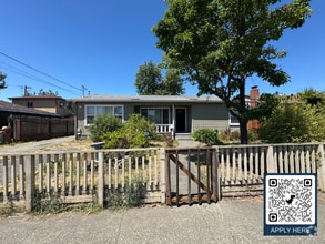 Building Photo - 1023 Corby Ave
