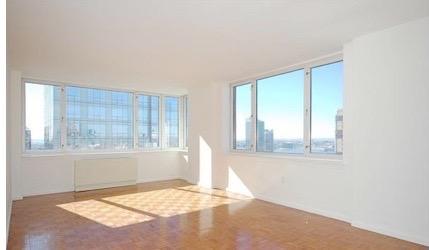 Building Photo - 350 W 43rd St