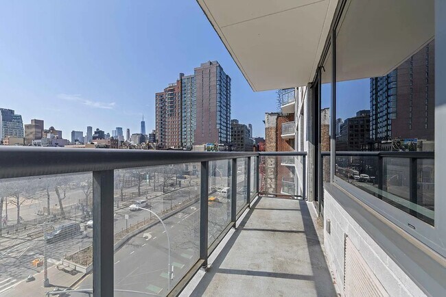 Foto del edificio - 250 E Houston St