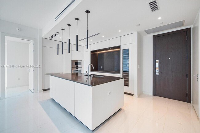Foto del edificio - 300 Biscayne Blvd Way