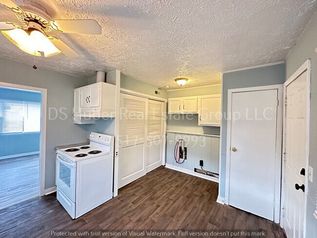 Building Photo - 3 Bed 1 Bath on Lansing's North Side