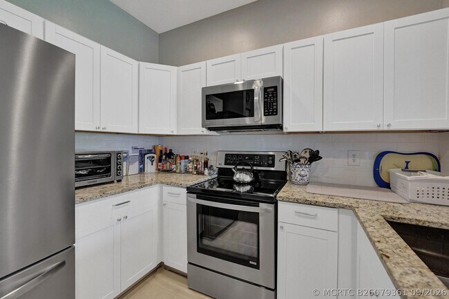 Foto del edificio - 254 River Bluff Ln