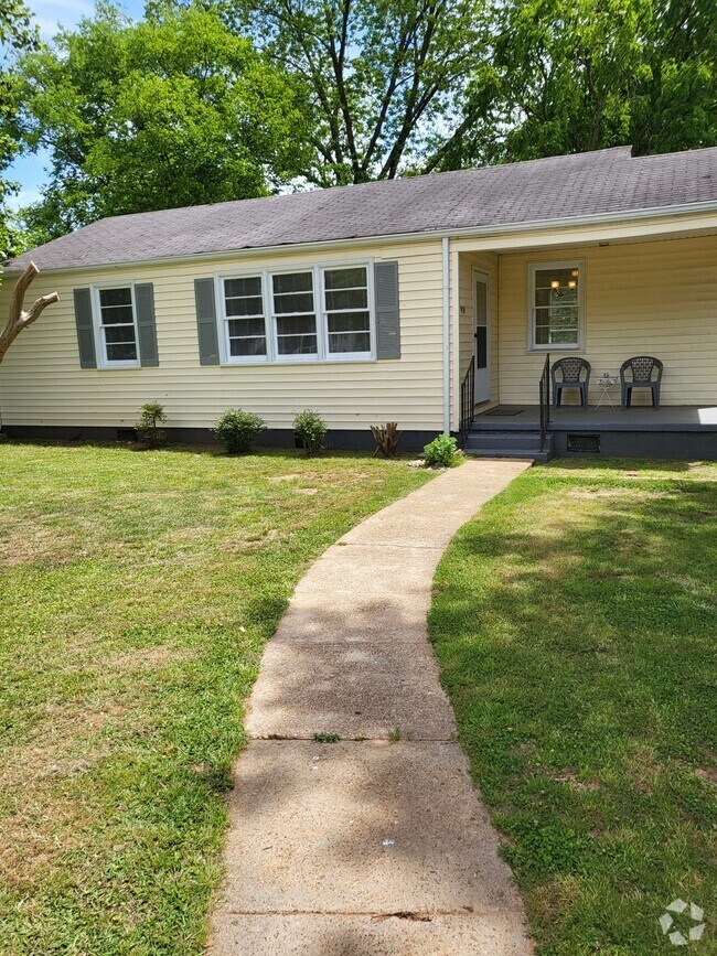 Terry Heights Apartments for Rent with Hardwood Floors Huntsville, AL