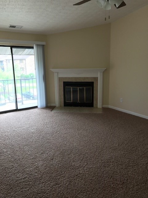 Foto del edificio - 7226 Creekview Dr