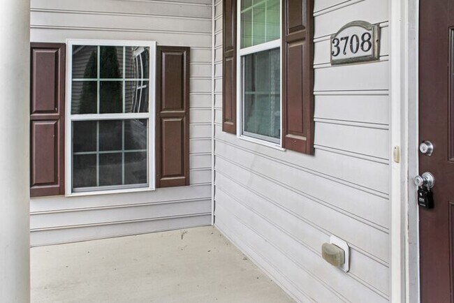 Building Photo - Spectacular 3-Level SFH on Cul-De-Sac in B...