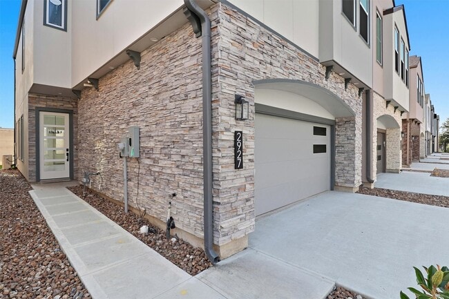 Foto del edificio - 2927 El Fenice Ln