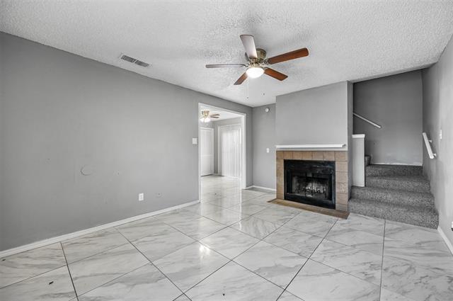 Foto del edificio - 3034 Tudor Ln