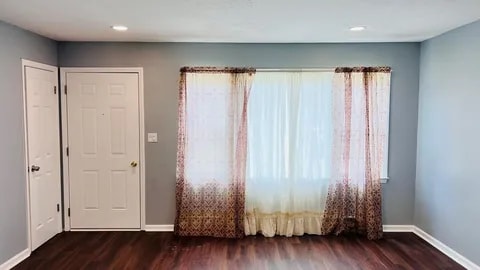 Building Photo - 2141 Robin Hood Ct