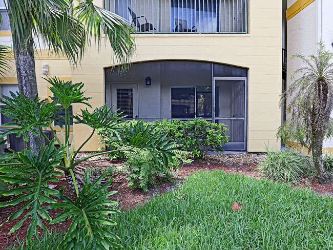 Building Photo - Royal Greens 11520-1007