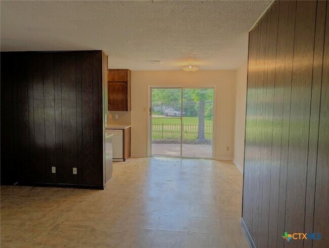 Foto del edificio - 402 Skyline Ave