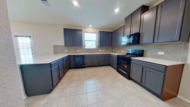 Foto del edificio - 13700 Vigilance St