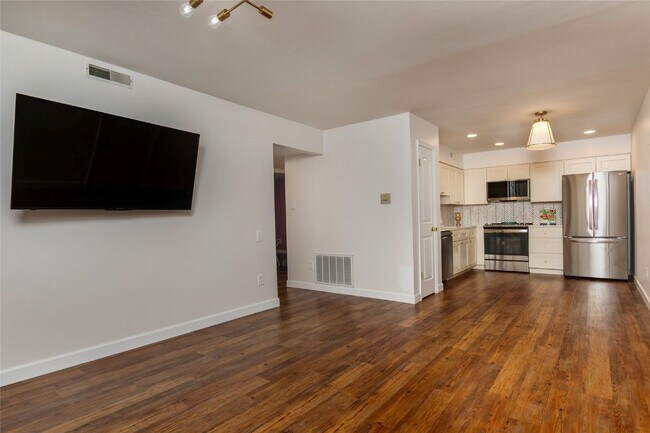 Foto del edificio - 9608 Bent Pine Dr